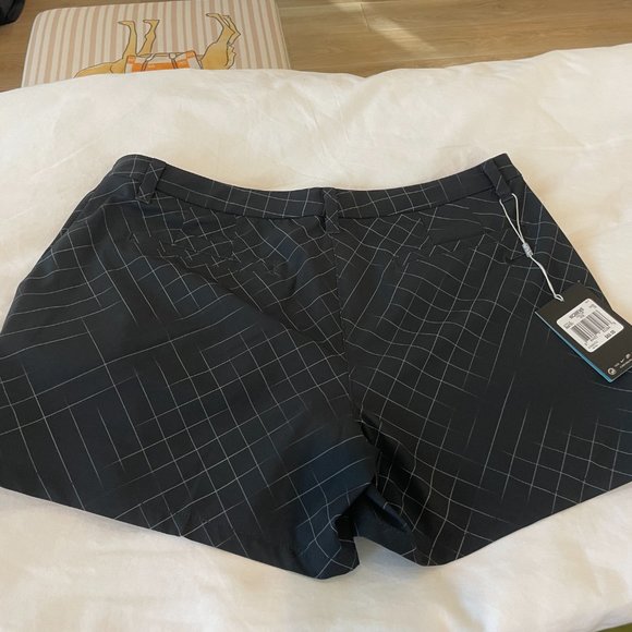 NWT - Black Nike Dri Fit Golf Shorts - Picture 5 of 6